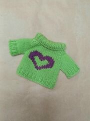 Вязаная игрушка Заяц в свитере, изображение 5
