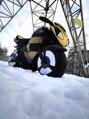 Желтый спорт : мотоцикл текстильная модель, не игрушка-подушка, подарок для мотоциклиста вне сезона 90х56 см, изображение 3