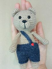 Вязаная игрушка Мишка в штанишках, изображение 3