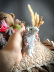 Игрушка Крыска вязаная, брелок, обвес 8-9 см, серая, ручная работа, сувенир, Основной цвет: Серый, изображение 5