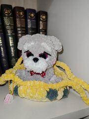 Интерьерная игрушка Собачка "Шнаузер" в переноске, изображение 2