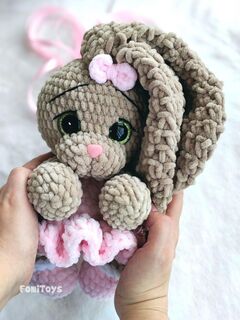 Вязаная зайка в платье с длинными ушами 30 см, мягкая игрушка FomiToys ручной работы, изображение 2