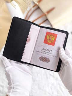 Кожаная обложка на паспорт женская/мужская (экокожа) с машинной вышивкой FomiToys. Лама разноцветная. Ручная работа, Вариации товаров: 13, изображение 5