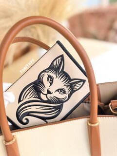 Кожаная обложка на паспорт женская / мужская (экокожа) с машинной вышивкой FomiToys. Кошечка черная. Ручная работа, Вариации товаров: 11, изображение 3