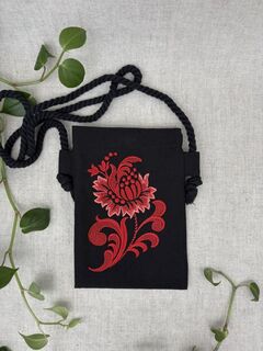 Сумочка под телефон с вышивкой, Вариации товаров: 2, Основной цвет: Черный матовый