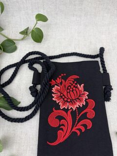 Сумочка под телефон с вышивкой, Вариации товаров: 2, Основной цвет: Черный матовый, изображение 2