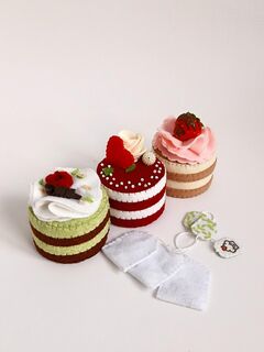 Набор 3 пирожных из фетра для детской кухни