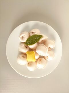 Пельмени с маслом и лаврушкой Игрушечная еда
