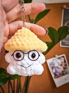 Мягкий вязаный брелок "Грибочек" ручной работы, желтый, 7 см, Основной цвет: Желтый, изображение 5