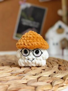 Мягкий вязаный брелок "Грибочек" ручной работы, горчичный, 7 см, Основной цвет: Горчичный, изображение 2