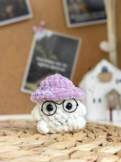 Мягкий вязаный брелок "Грибочек" ручной работы, фиолетовый, 7 см, Основной цвет: Фиолетовый, изображение 3