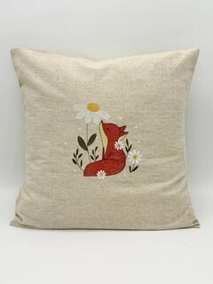 Наволочка декоративная с вышивкой Лисенок с ромашкой, изображение 3