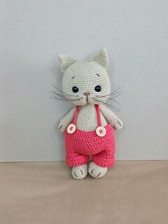 Вязаная игрушка Кот в штанишках