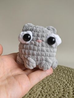 мягкая игрушка котенок ручной работы / брелок котенок, Вариации товаров: 3, Основной цвет: Светло-серый, изображение 3