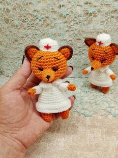 Вязаная игрушка сувенир лисичка