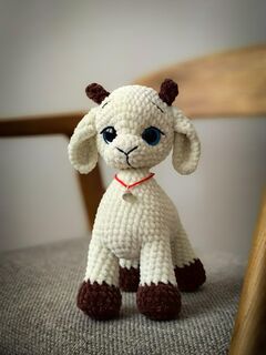 Мягкая вязаная игрушка " Козленок"