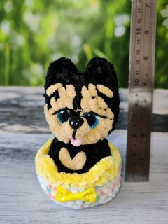 Интерьерная игрушка "Собачка в корзиночке"