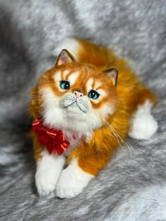 Реалистичный рыжий котенок (голубые глазки)