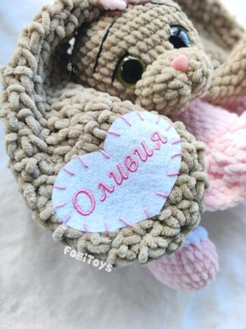 Вязаная зайка в платье с длинными ушами 30 см, мягкая игрушка FomiToys ручной работы, изображение 3