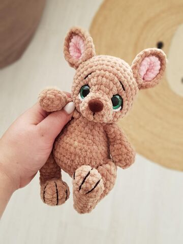 Мастер-класс "Кенгуру" вязание крючком автор Chirka_toys