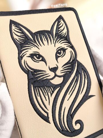 Кожаная обложка на паспорт женская / мужская (экокожа) с машинной вышивкой FomiToys. Кошечка черная. Ручная работа, Вариации товаров: 11, изображение 2