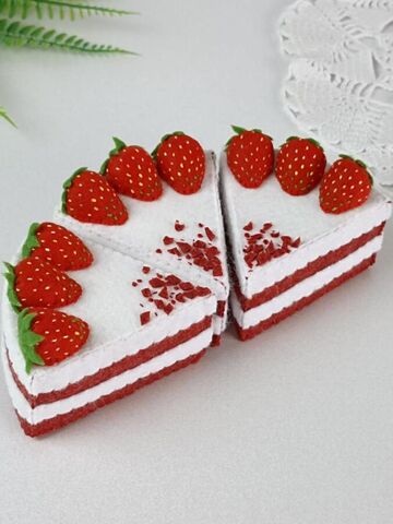 Торт из фетра Красный бархат с клубникой, изображение 5