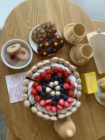 Игрушечный торт с клубникой "Шарлотта", изображение 8