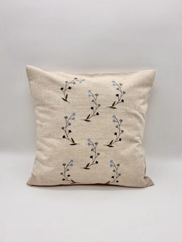 Наволочка декоративная с вышивкой Голубые цветы, изображение 2