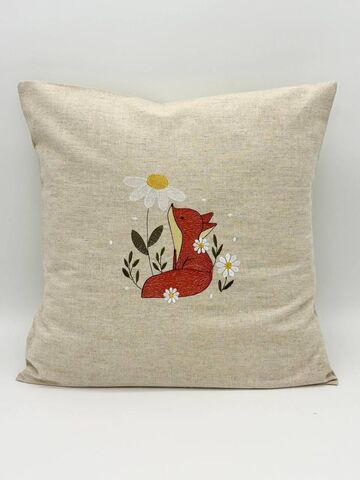 Наволочка декоративная с вышивкой Лисенок с ромашкой, изображение 3