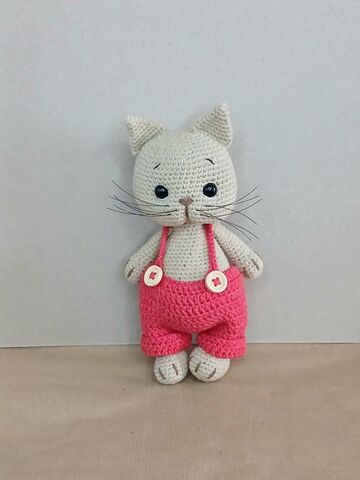 Вязаная игрушка Кот в штанишках