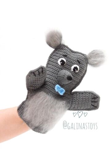 Вязаная перчаточная игрушка Мышка